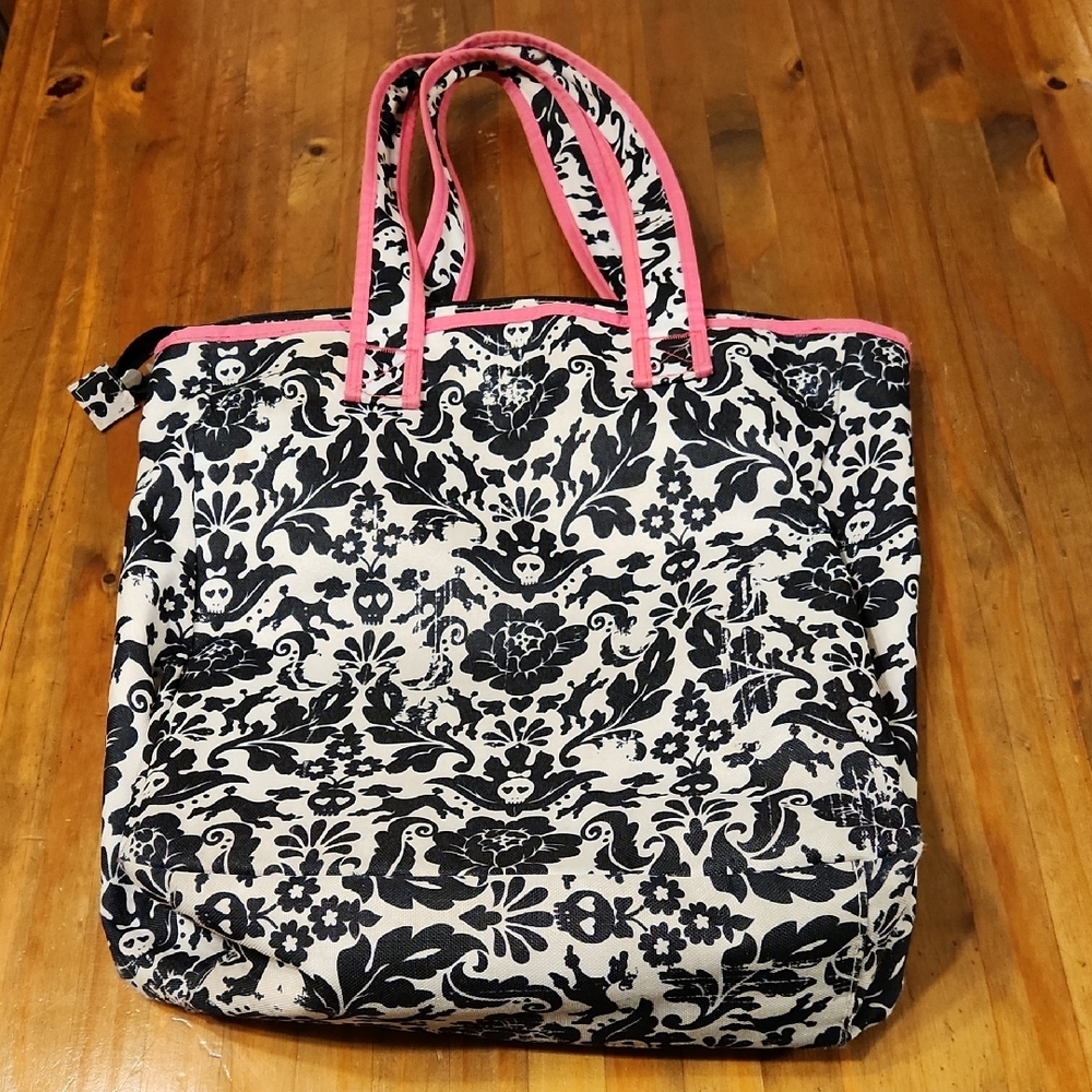 Stylish Black and Pink Tote Bag - Picture 2 of 3